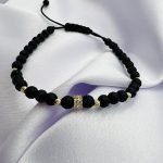 Bratara cu onix fatetat mat, charm cub si 6 bilute din aur 14k