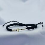 Bratara cu snur, cruciulita si 8 bilute de 2,5mm din aur 14k