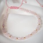 Bratara cu cuart roz si 10 bilute din aur 14k