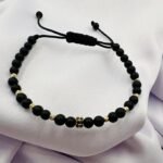 Bratara cu onix mat, charm si bilute din aur 14k